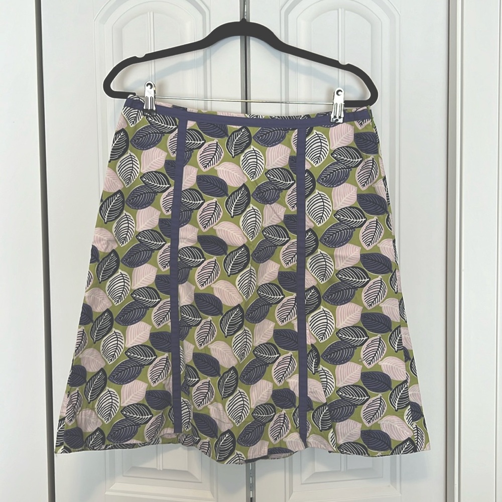 Boden Purple Green Pink Leaf Lined Skirt - size 10R, excellent used condition